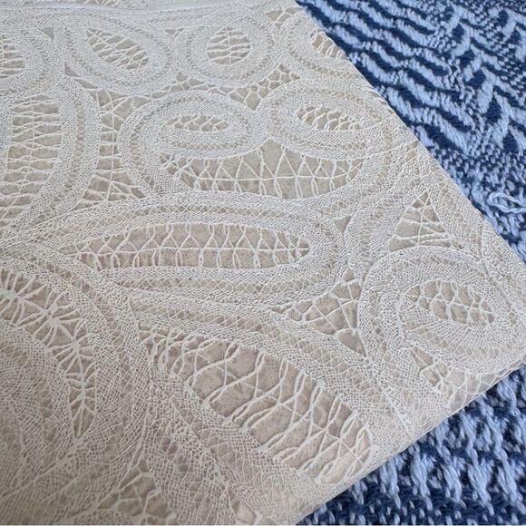 Cream Vinyl Lace Tablecloth - Picture 7 of 8